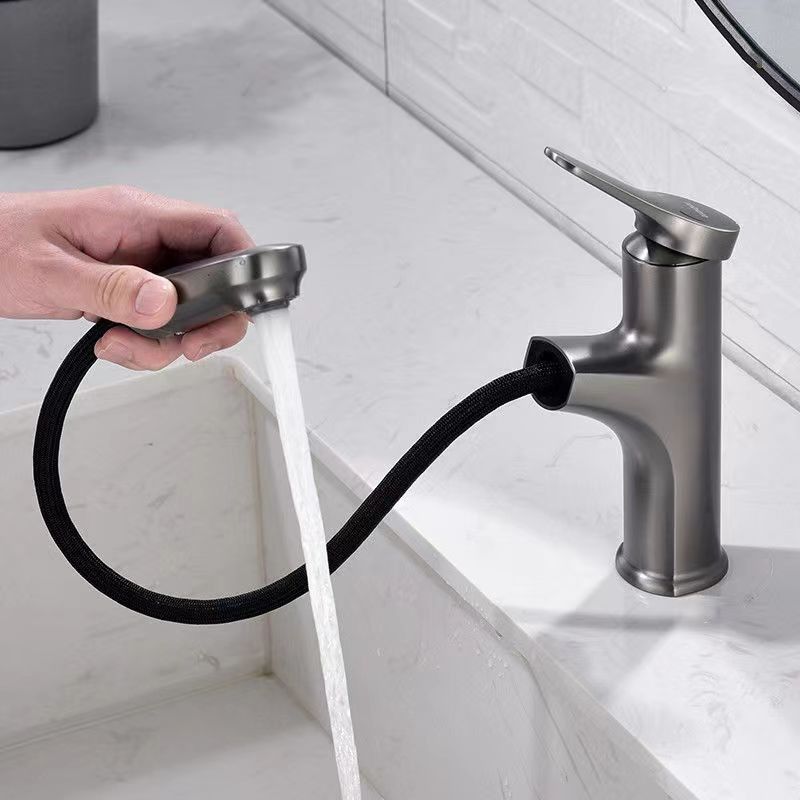 Moderne het messing trekt van het het Gaten Enige Handvat van 360°Swivel Enige het Bassinmixer in Chrome Matte Black Grey terug